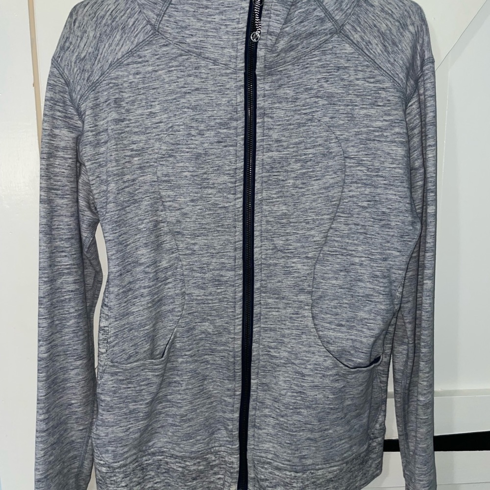 Lululemon Scuba Hoodie (old pattern) Size 6 Grey